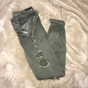 AEO Olive Ripped Jegging Size 4